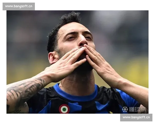 恰尔汗奥卢伤缺世俱杯首战,苏契奇替补登场完成国米首秀 恰尔汗奥卢伤缺世俱杯首战,苏契奇替补登场完成国米首秀