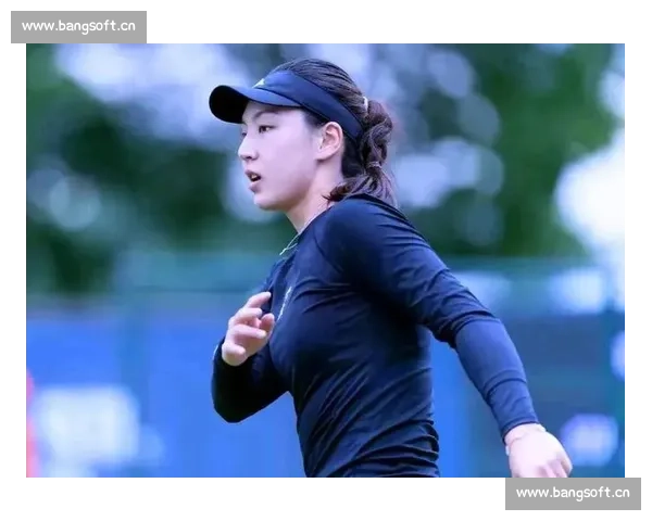 王欣瑜柏林站爆冷掀翻 17 号种子 首盘 6-3 强势破发卡萨金娜